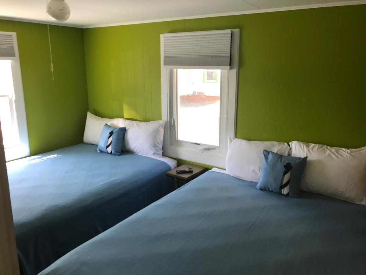 Lighthouse Cabins Hotel