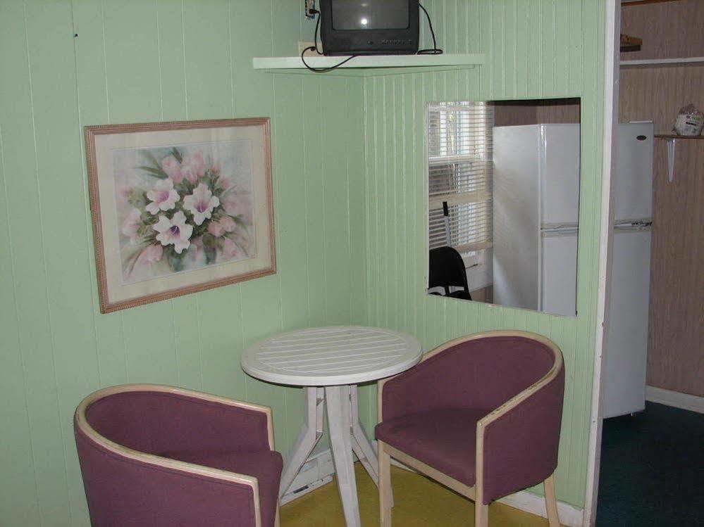 Lighthouse Cabins Hotel